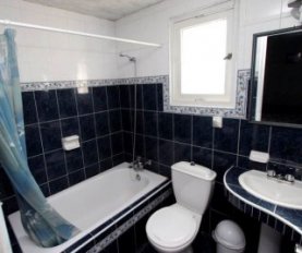 Пример готового дизайна небольшой ванной комнаты 1